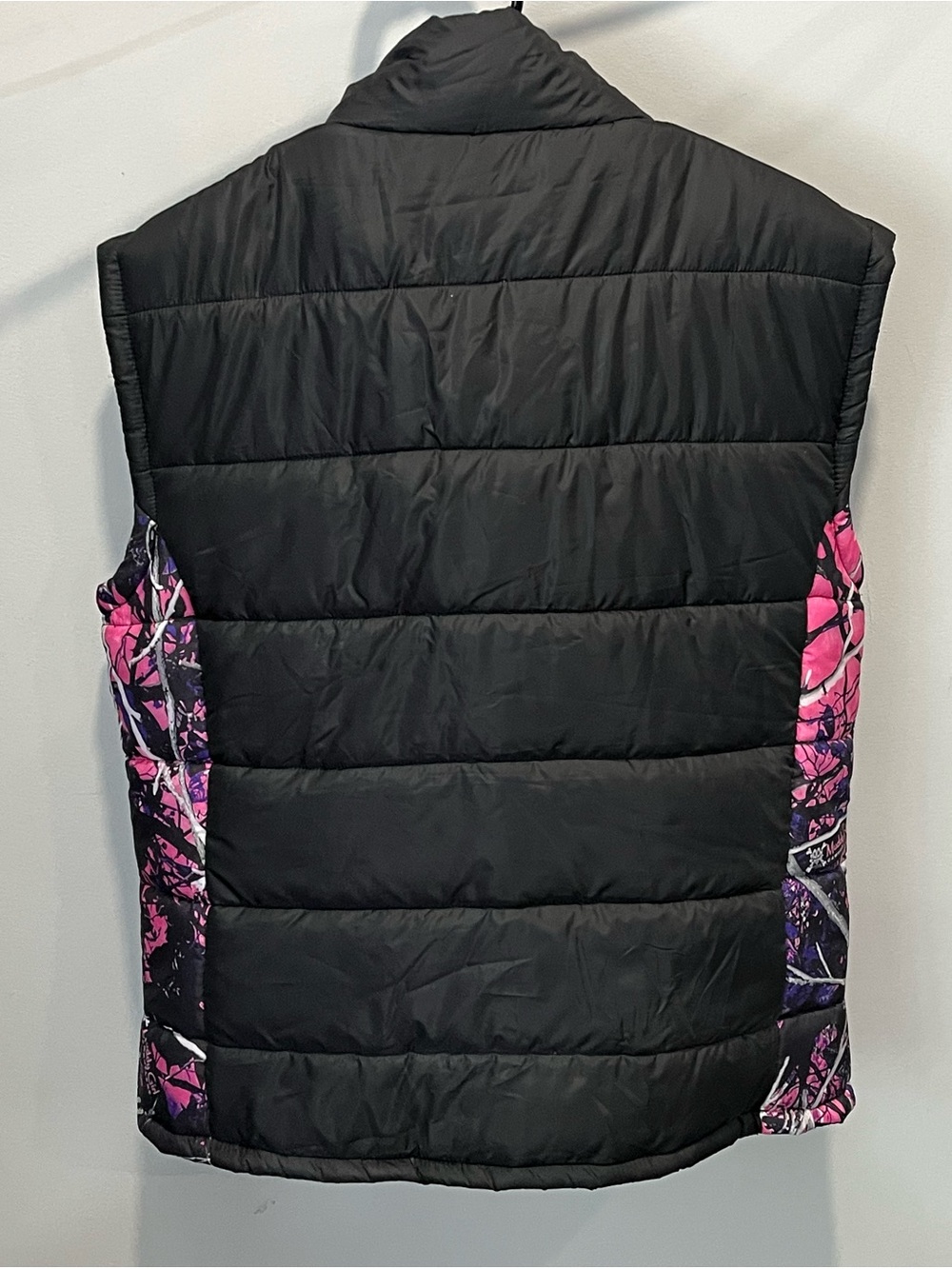 Black Quilted Puffer Vest xl with Pink Camo Accents & hat - Picture 2 of 14